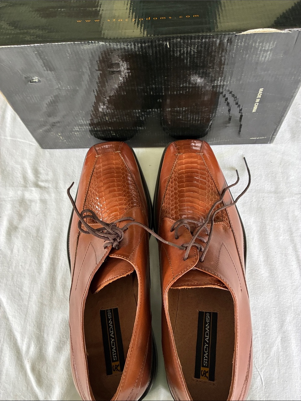 Stacy Adams Tan Brown Snake Skin and leather Lace-Up Derby with Textured Vamp